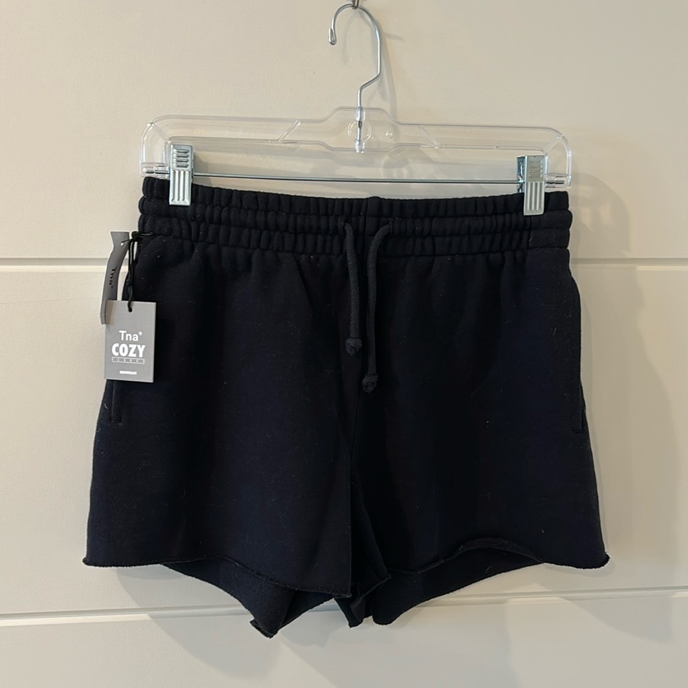 Aritzia Cozy Boyfriend 3” Sweatshort in black size small